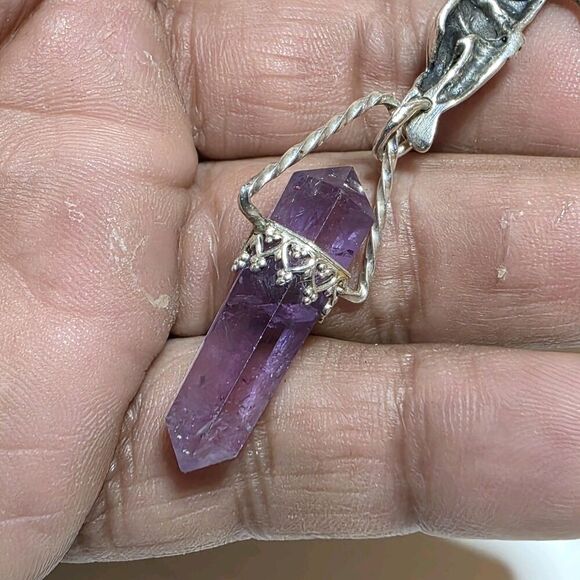 TJF 925 STERLING SILVER CHERUB GUARDIAN ANGEL WITH NATURAL AMETHYST PENDANT - Picture 9 of 10